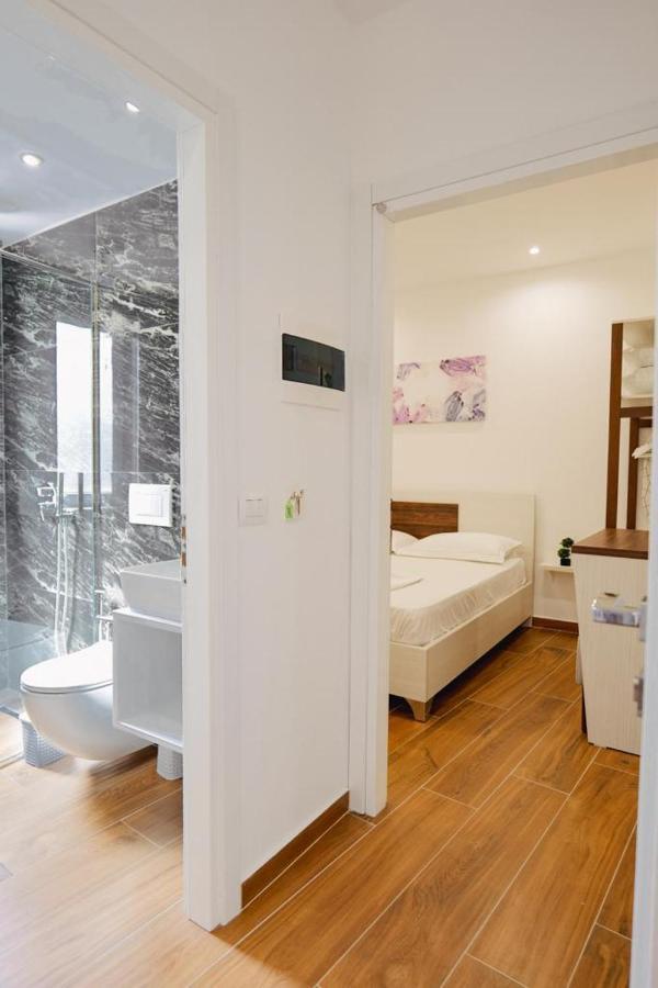 Eden Suites & Apartments ซารานเดอ ภายนอก รูปภาพ